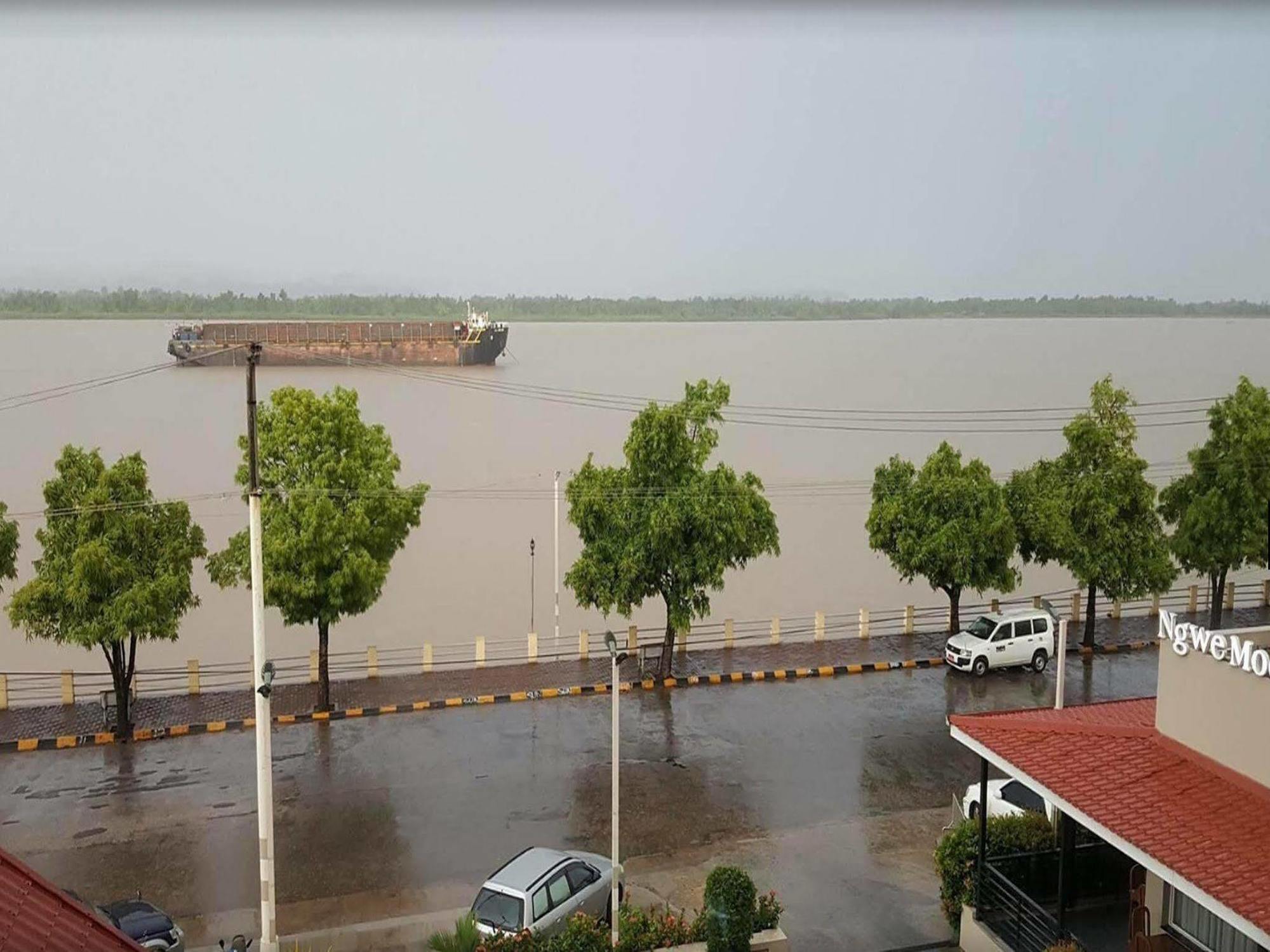 Ngwe Moe Hotel Mawlamyine Eksteriør billede